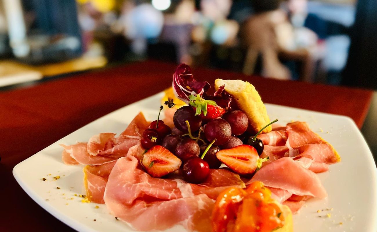 Prosciutto di Norcia IGP with jam, spicy aroma and mild flavour.