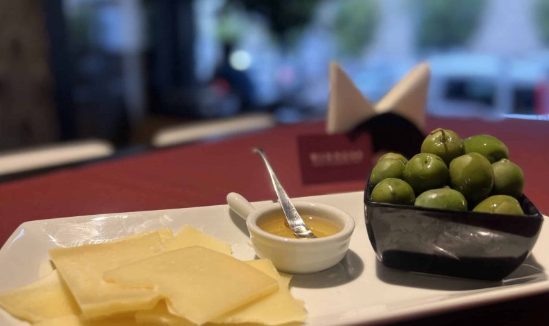 Green Olives & Grana Padano PDO & Honey, a strong flavour mix. Green Olives & Grana Padano PDO & Honey, a strong flavour mix.
